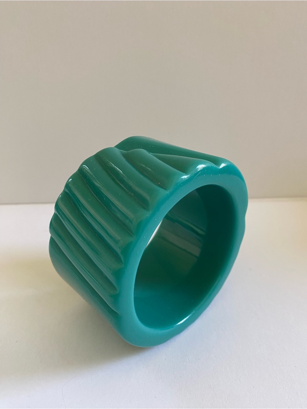Rara Avis by Iris Apfel Chunky Acrylic Carved Bangle Turquoise Bracelet w/Box